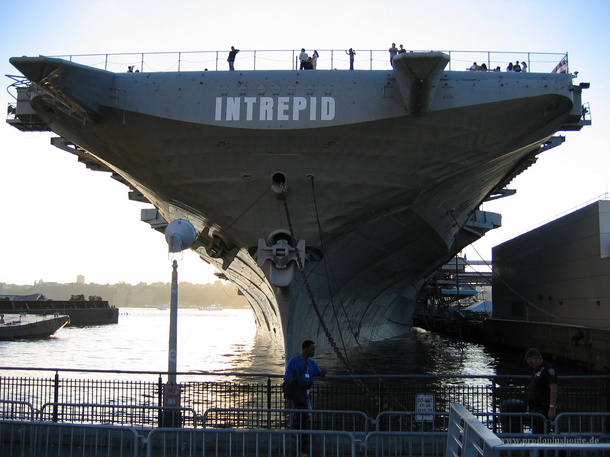 584 - New York - USS Intrepid