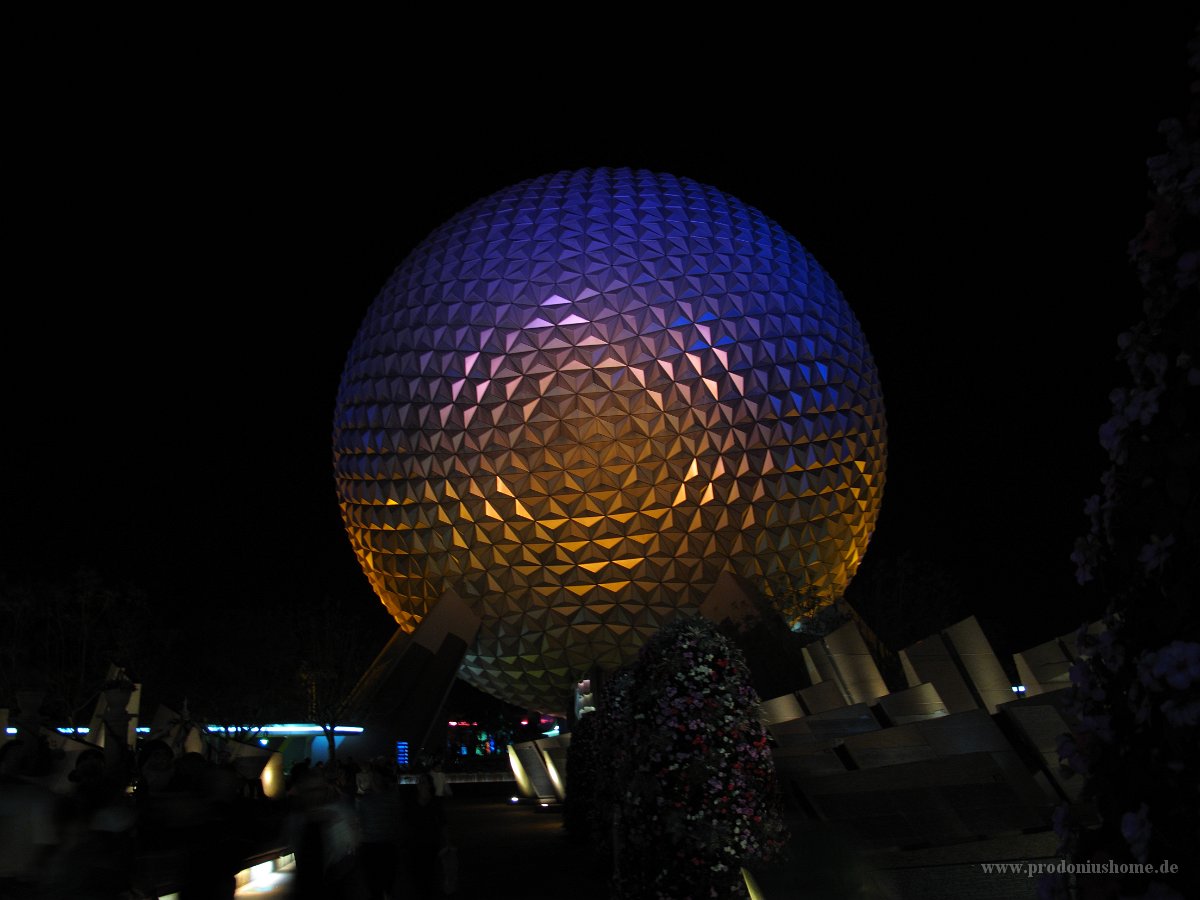 IMG 1096 - Disney Epcot - Spaceship Earth