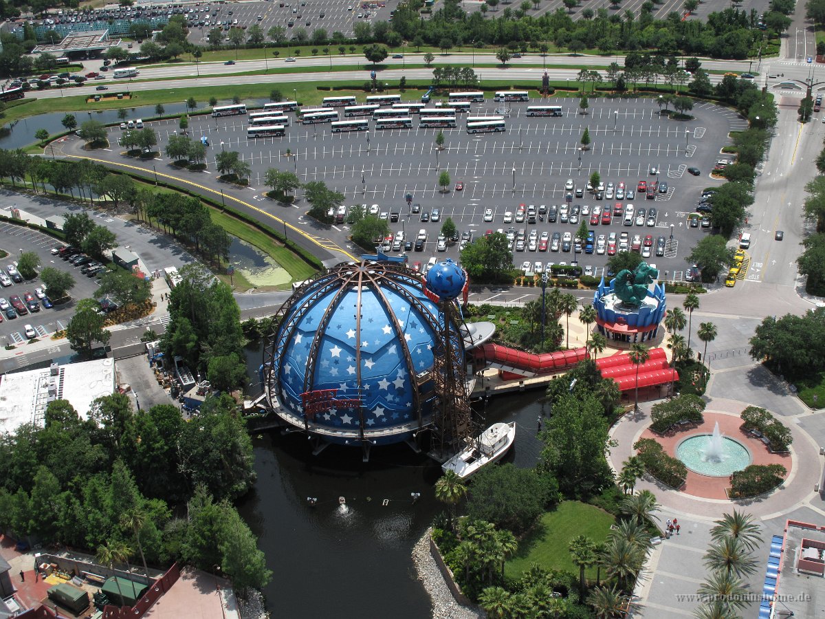 IMG 1490 - Disney Downtown - Character in Flight - Planet Hollywood