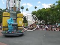 IMG_1377 - Hollywood Studios - Parade 1.MP4