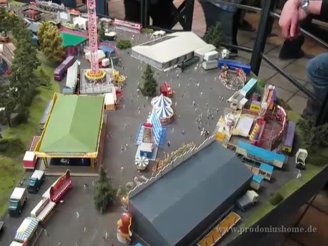 Hamburg 102 - MiWuLa - Kirmes bei Tag