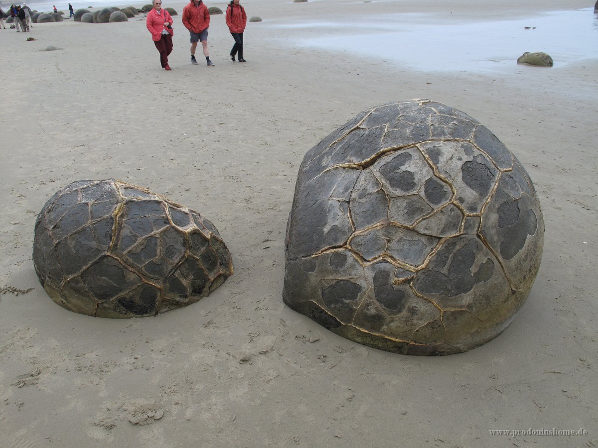 IMG 3268 - Moeraki Boulders